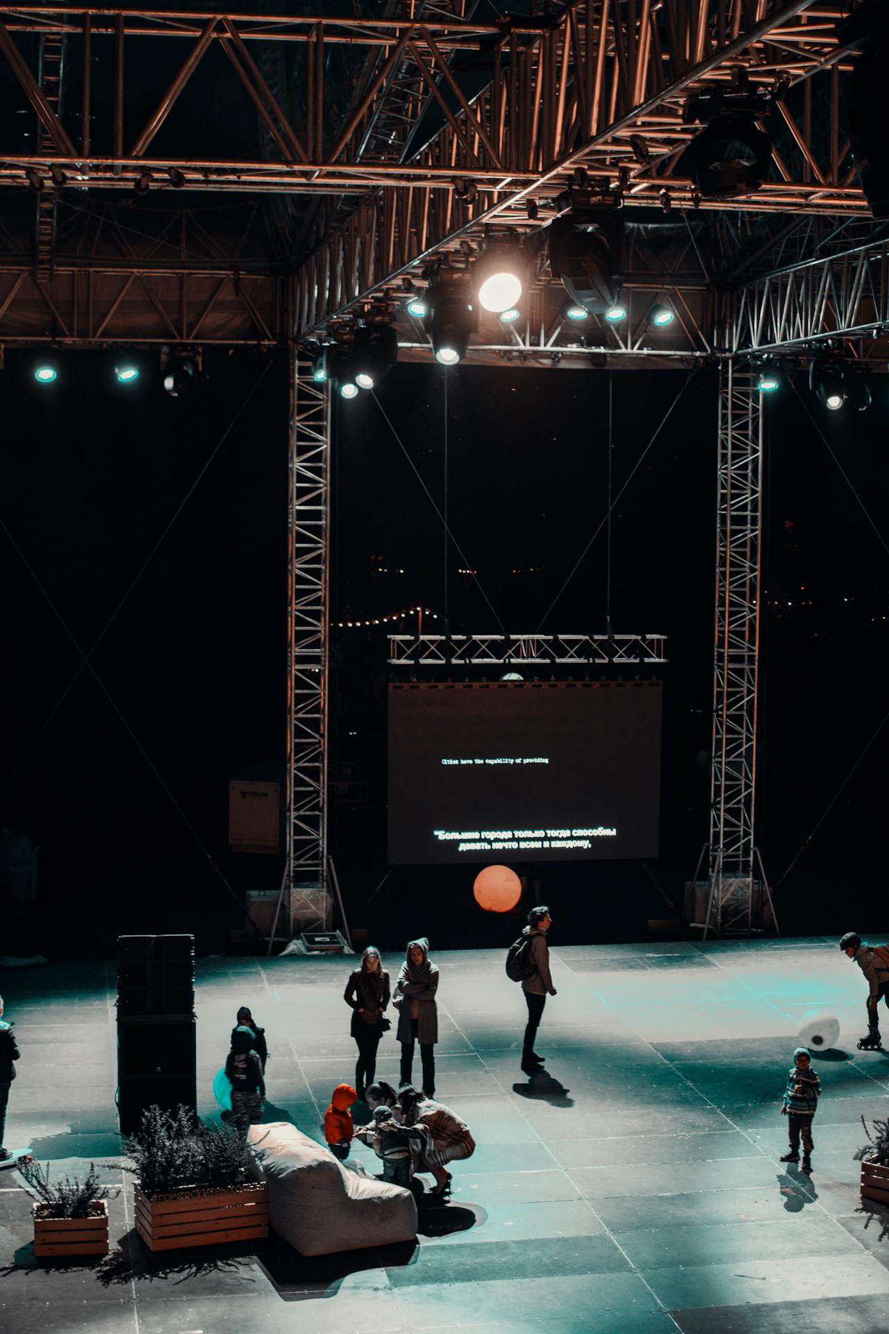 Levné pódium - nabízíme pronájem pódií, párty stanů, teras a tribun a tanečních parketů - taneční parket